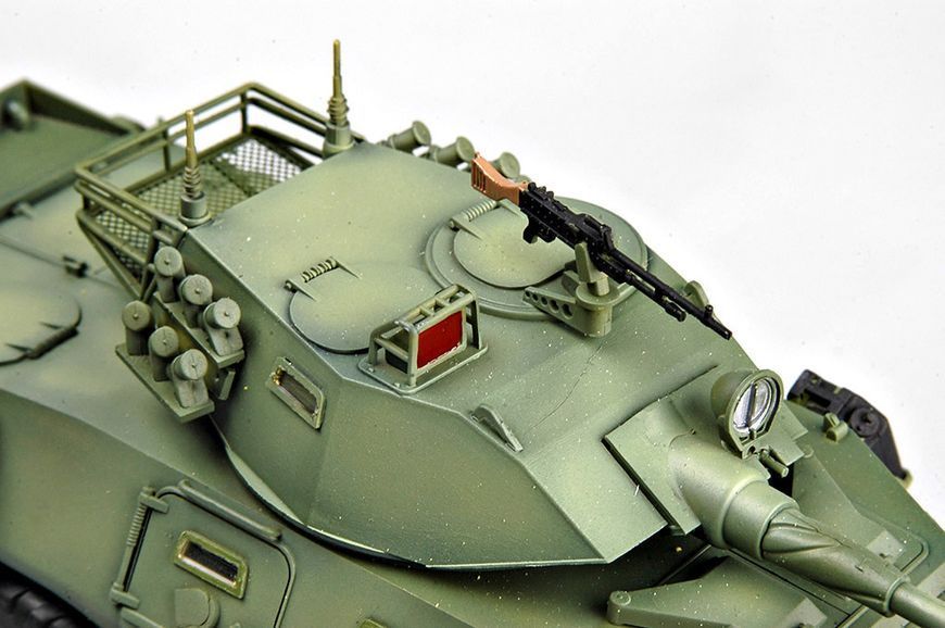 Збірна модель LAV-150 Commando AFV w/Cockerill 90mm Gun HB82422 фото