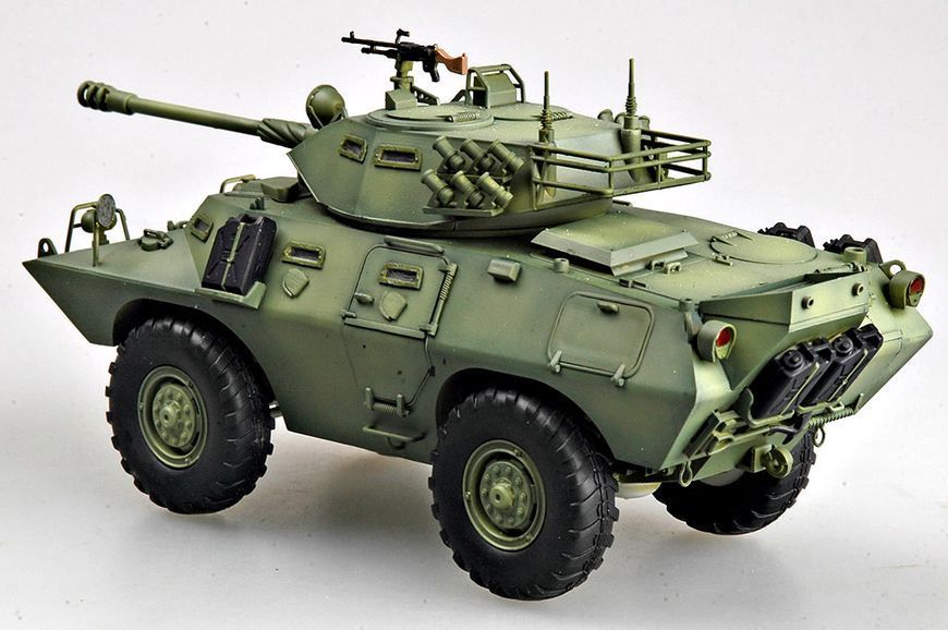 Збірна модель LAV-150 Commando AFV w/Cockerill 90mm Gun HB82422 фото