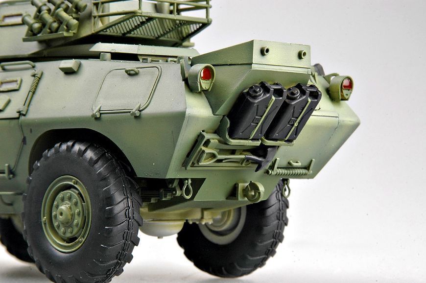 Збірна модель LAV-150 Commando AFV w/Cockerill 90mm Gun HB82422 фото
