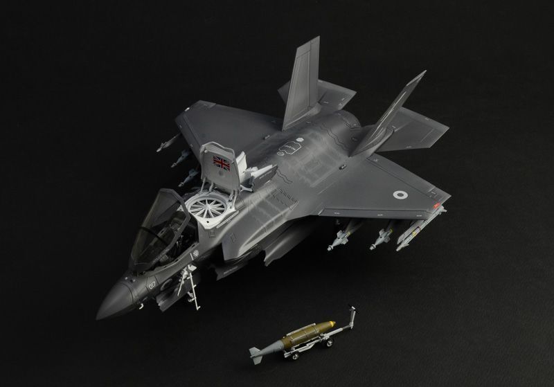 LOCKHEED MARTIN - F-35 B LIGHTING II MILITARY AIRPLANE IT2810 фото