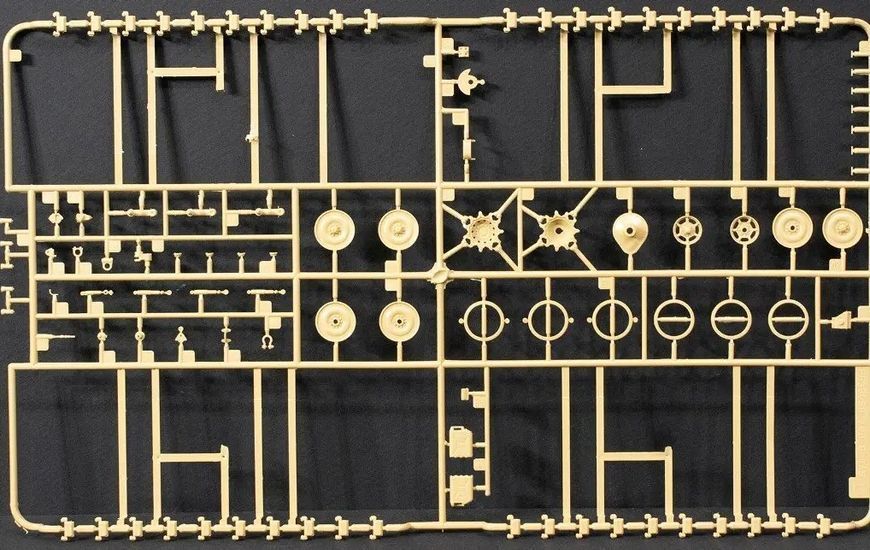 Збірна модель 1/35 Легкий авіадесантний танк M8 PH35039 фото