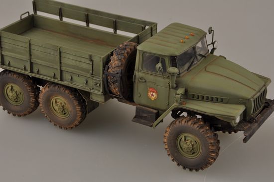 Збірна модель вантажівки УРАЛ-4320. TR01012 фото