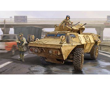 Збірна модель американської броньованої машини безпеки M1117 Guardian (ASV) TR01541 фото