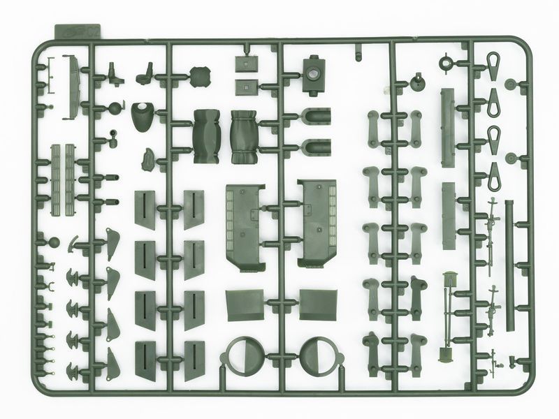 Танк T-34-76 із радянським танковим десантом ICM35368 фото