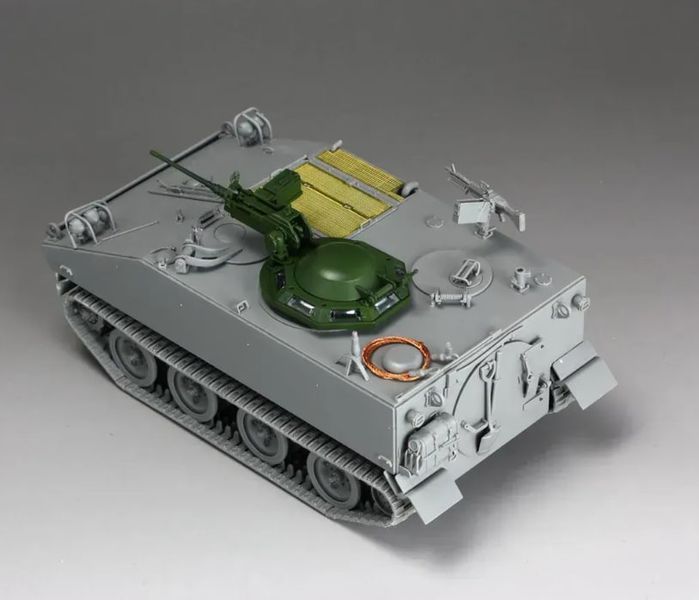 Збірна модель 1/35 Американський бронетранспортер М114A1 CRV TK2148 фото