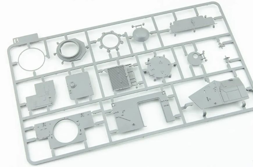 Збірна модель 1/35 Американський бронетранспортер М114A1 CRV TK2148 фото