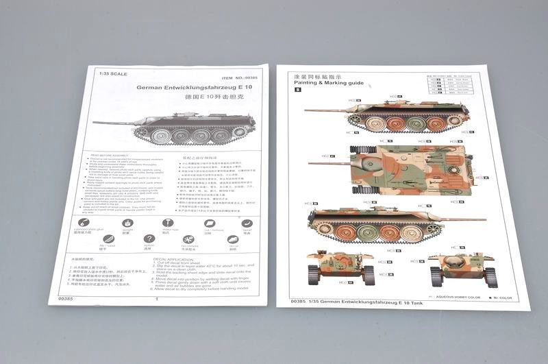Збірна модель німецького розвідувального танку E-10 tank TR00385 фото