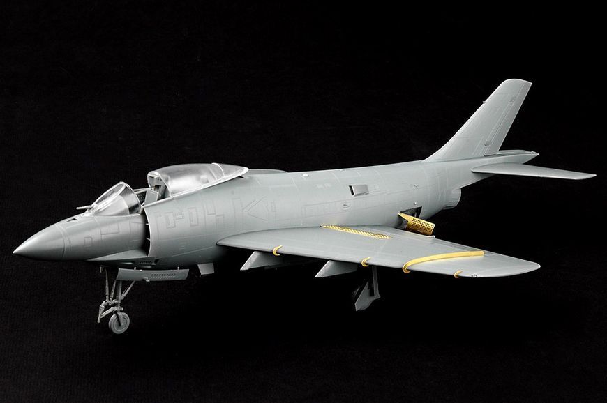Збірна модель винищувача F3H-2 Demon HB80364 фото