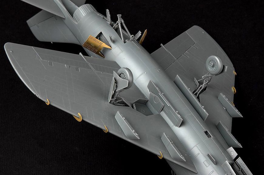 Збірна модель винищувача F3H-2 Demon HB80364 фото