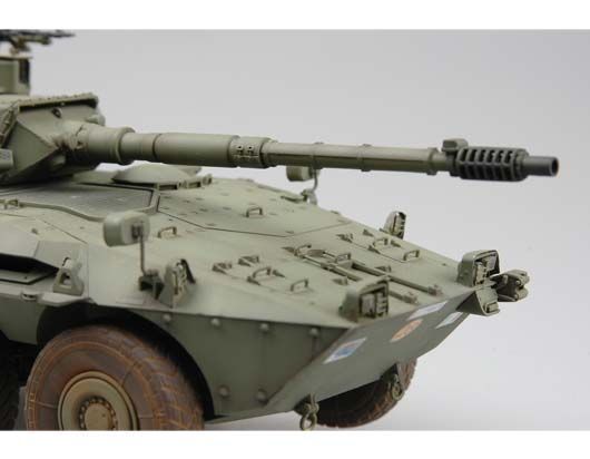 Збірна модель італійського важкого бронеавтомобіля B1 Centauro B1 пізня версія TR00387 фото