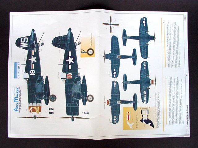 Збірна модель літака Vought F4U-4 Corsair TR02222 фото