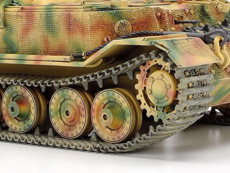 Збірна модель 1/35 Німецька САУ Elefant TAM35325 фото