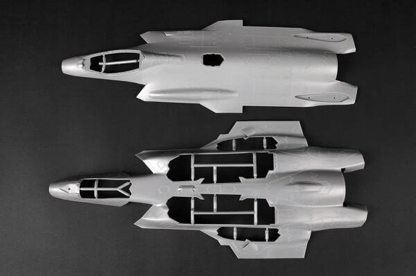 Збірна модель винищувача-бомбардувальника F-35A Lightning II TR03231 фото