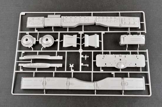 Збірна модель 1/16 Радянський танк T-72B Trumpeter 00924 TR00924 фото