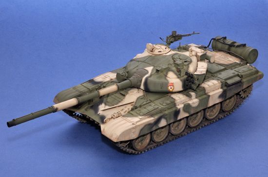Збірна модель 1/16 Радянський танк T-72B Trumpeter 00924 TR00924 фото