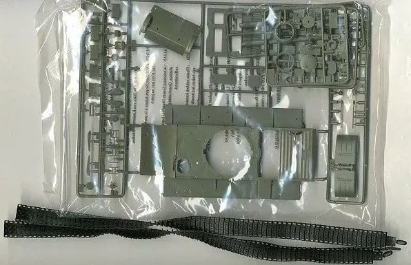 Збірна модель танка T-54B TR00338 фото
