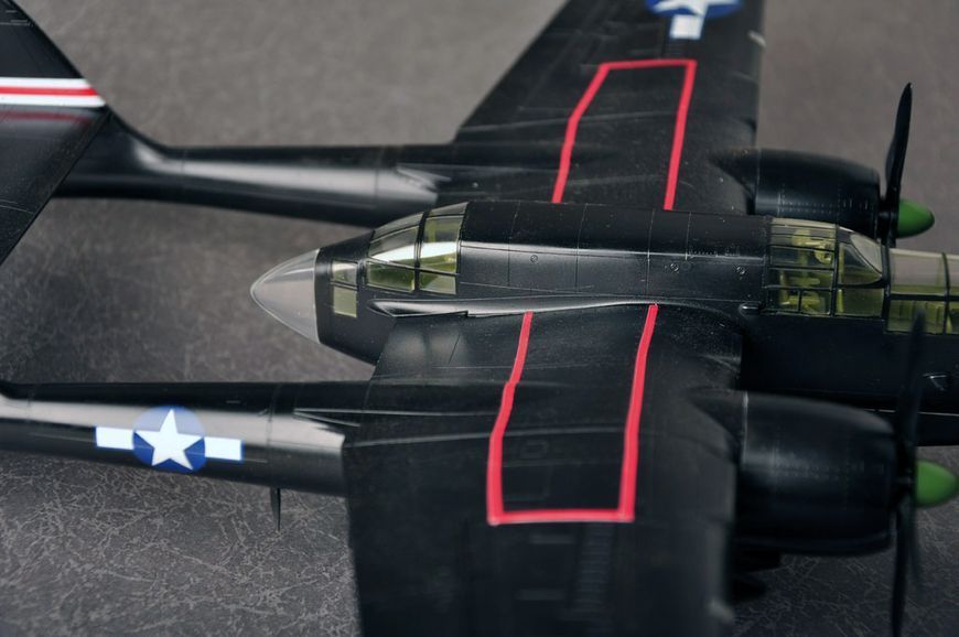 Збірна модель американського винищувача US P-61C Black Widow HB81732 фото
