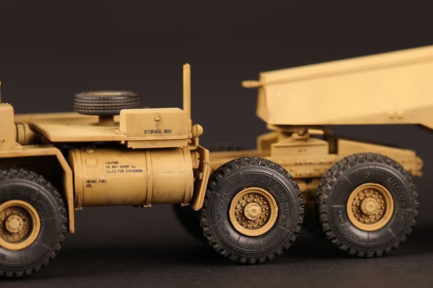 Збірна модель трактора M983 з радаром AN/TPY-2 X TR07177 фото