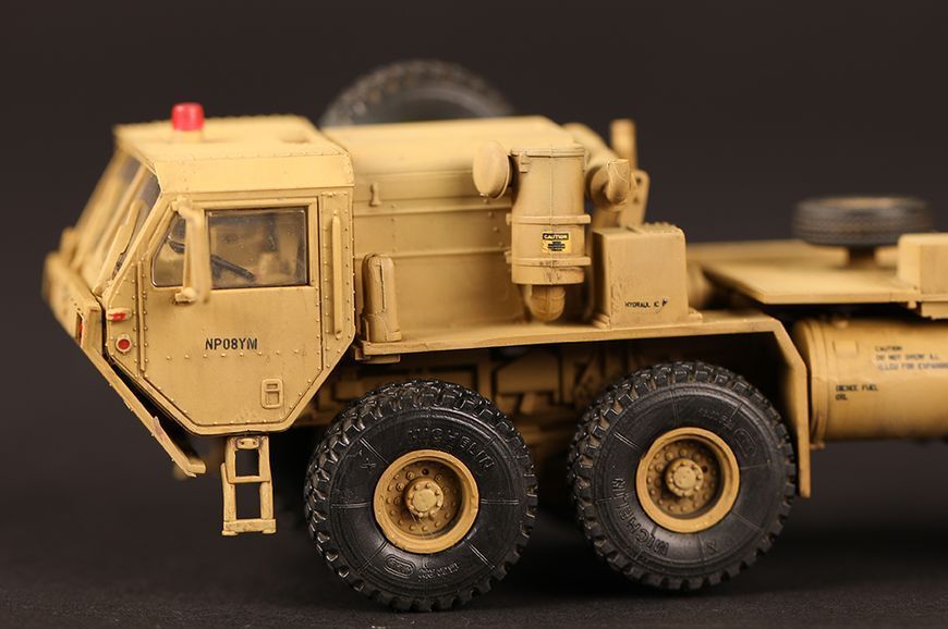 Збірна модель трактора M983 з радаром AN/TPY-2 X TR07177 фото