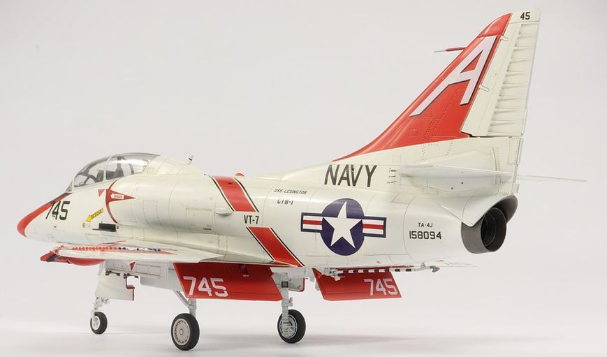 Збірна модель 1/48 американський навчально-тренувальний літак Ta-4J Skyhawk Hasegawa 07243 HS07243 фото