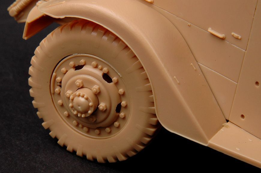 Збірна модель US M3A1 "White Scout Car" Early Production HB82451 фото