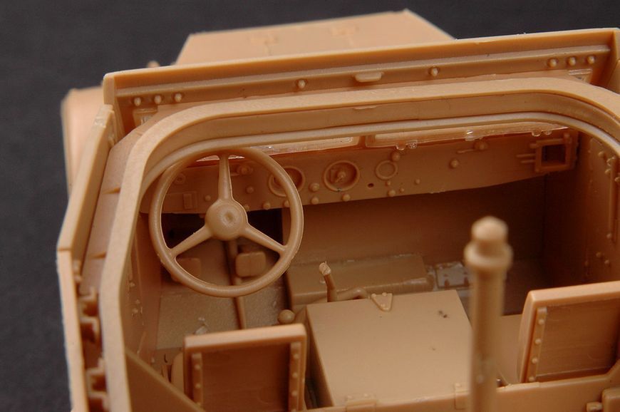 Збірна модель US M3A1 "White Scout Car" Early Production HB82451 фото