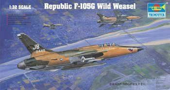 Збірна модель літака Republic F-105G Wild Weasel TR02202 фото