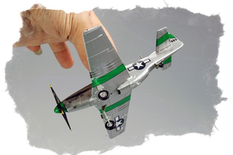 Збірна модель американського винищувача P-51D "Mustang" HB80230 фото