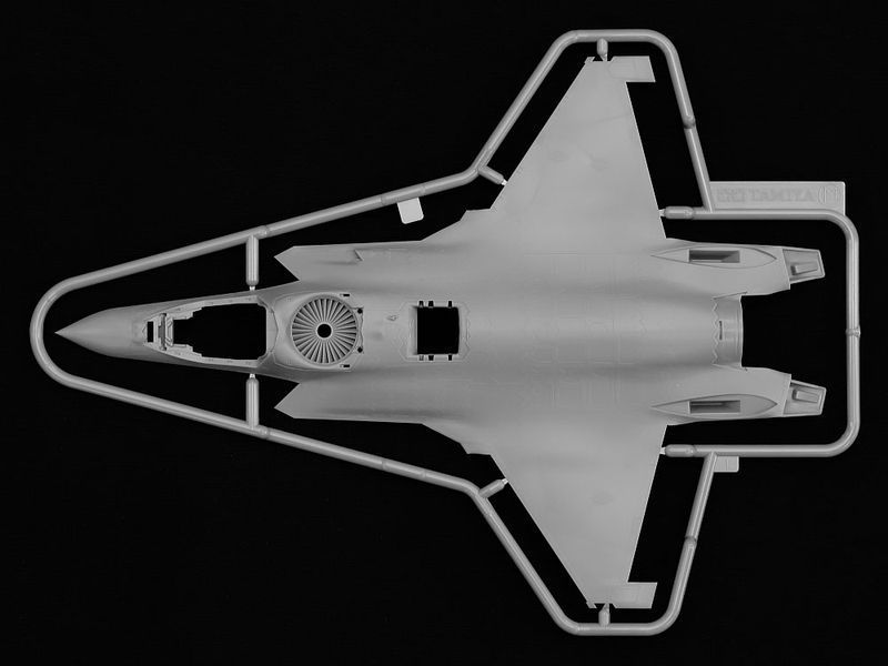 Збірна модель літака F-35B Lightning 2 TAM60793 фото