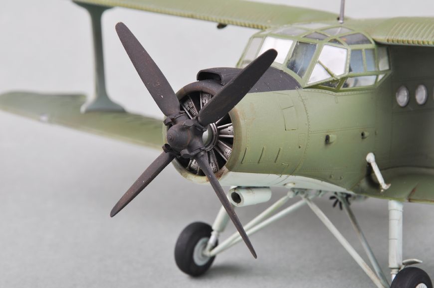 Збірна модель літака Antonov AN-2M Colt HB81707 фото