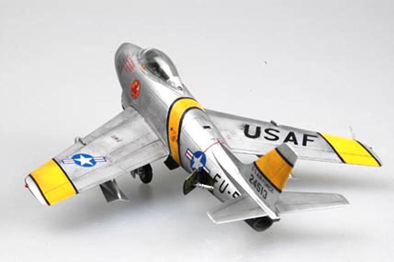 Збірна модель американського винищувача F-86F-30 "Sabre" Fighter. HB80258 фото