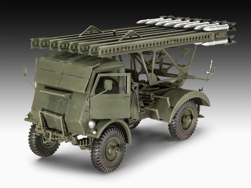 Збірна модель 1:35 РСЗВ BM-13-16 on W.O.T. 8 chassis Revell 03338 REV03338 фото