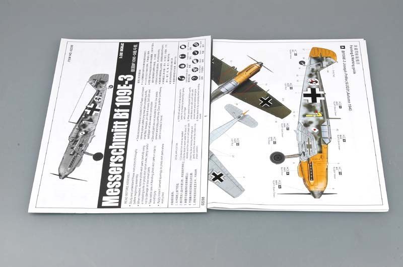 Збірна модель німецького винищувача Messerschmitt Bf 109E-3 TR02288 фото