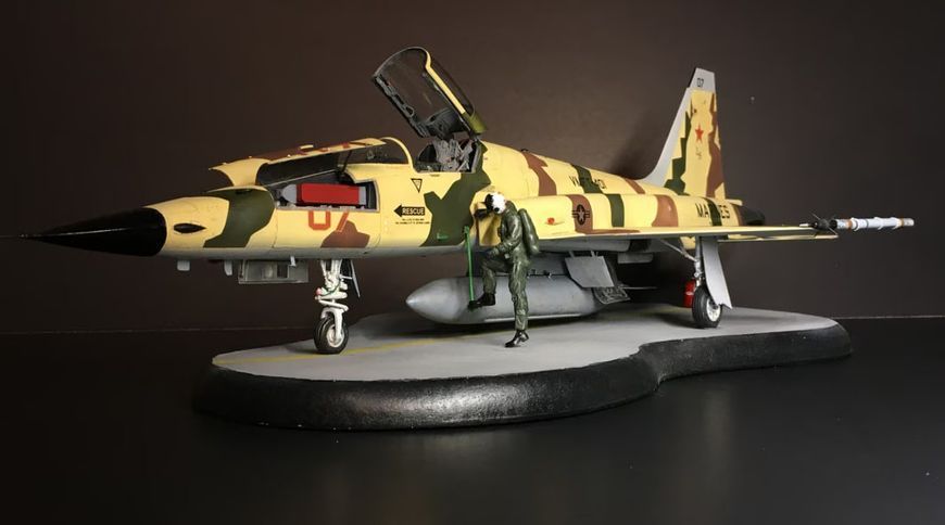 Збірна модель Літак 1/32 F-5E "Tiger II KH32018 фото