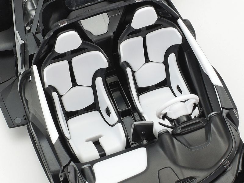 Британський спортивний автомобіль 1/24 суперспорткар Макларен Сенна (McLaren Senna) Tamiya 24355 TAM24355 фото
