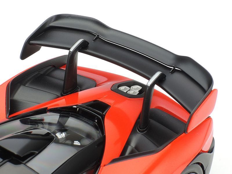 Британський спортивний автомобіль 1/24 суперспорткар Макларен Сенна (McLaren Senna) Tamiya 24355 TAM24355 фото