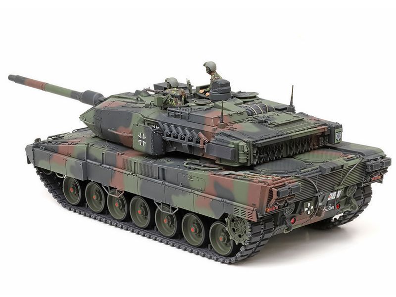 Збірна модель 1/35 Танк Leopard 2 А7В TAM35387 фото