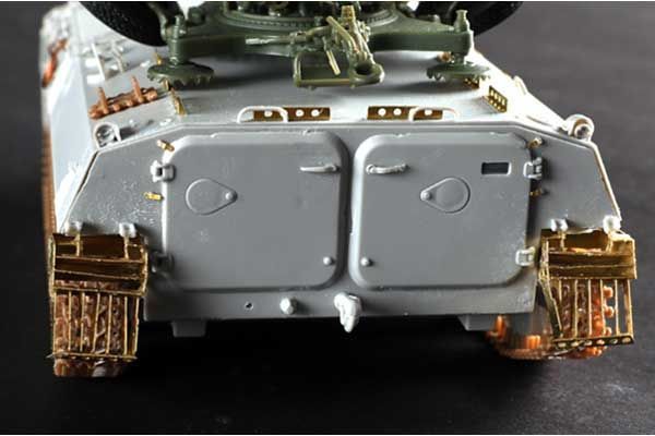 Збірна модель 1/35 Бронетранспортер МТ-ЛБ із зенітною установкою ЗУ-23-2 TR09618 фото
