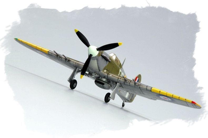 Збірна модель британського винищувача "Hurricane" MK II HB80215 фото