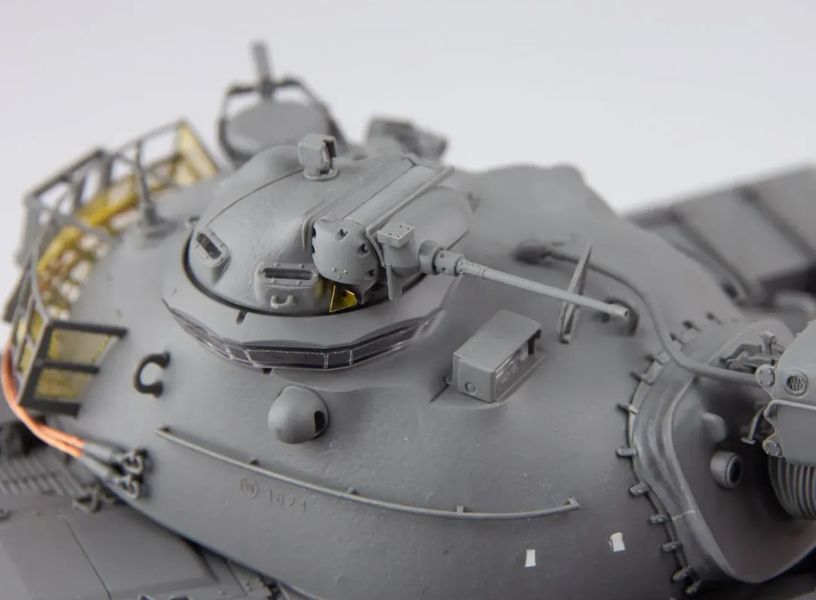 Збірна модель 1/35 Танк М48A3 Patton Mod B TK2162 фото