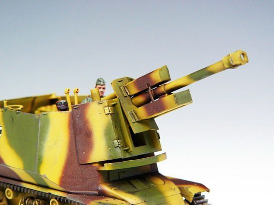 Модель німецького танка 39(H) 10.5cm LeFH18(Sf) auf Geschutzwagen TR00353 фото