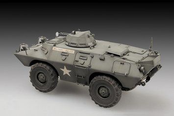 Збірна модель американського бронеавтомобіля М706 "Коммандос" (тип війни у В'єтнамі) TR07439 фото