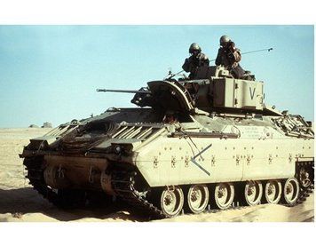 M2A0 Bradley Fighting Vehicle TR07295 фото