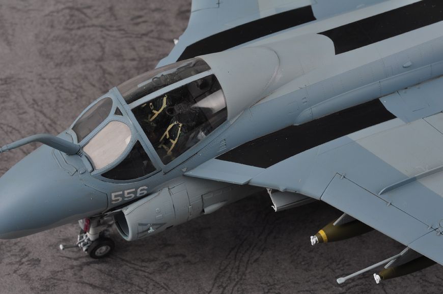 Збірна модель літака A-6E Intruder HB81709 фото
