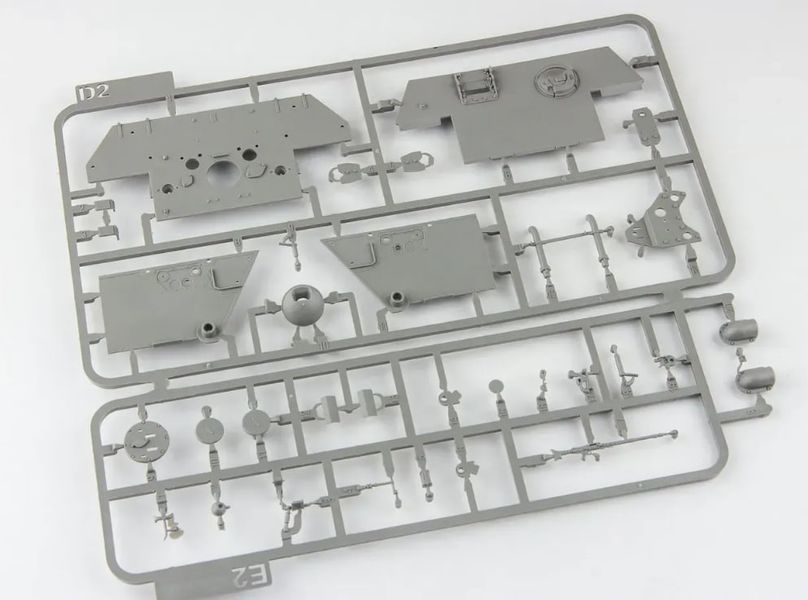 Збірна модель 1/35 Танк Pzkpfwg.V Пантера ранніх випусків TK2174 фото