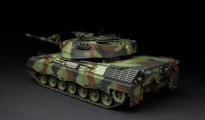 Збірна модель НІМЕЦЬКОГО ОСНОВНОГО БОЙОВОГО ТАНКУ LEOPARD 1 A5 TS-015 фото