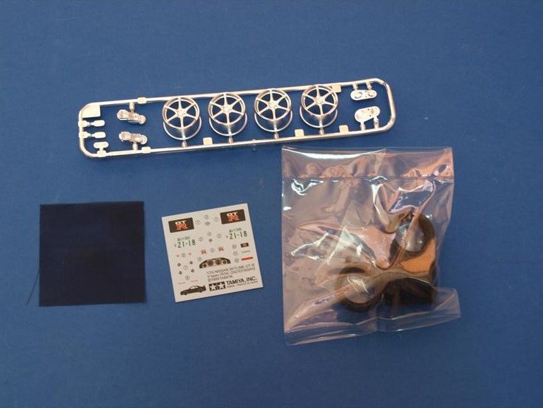 Збірна модель 1/24 автомобіль Nissan Skyline GT-R V-Spec R34 Tamiya TAM24210 TAM24210 фото