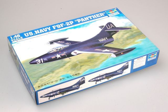 Збірна модель винищувача ВМС США F9F-2P "Пантера" TR02833 фото