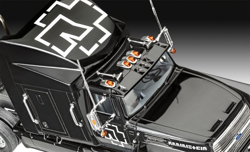 Збірна модель 1/32 трейлера Rammstein Tour Truck Gift Set REV07658 фото