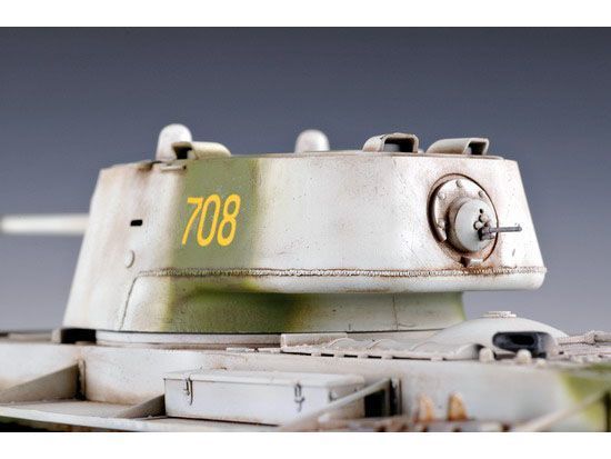 Збірна модель радянського важкого танка КВ-1 зразка 1942 з литою вежею TR00359 фото